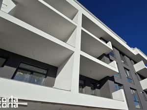 Apartament cu 3 camere - cartier RIVIERA
