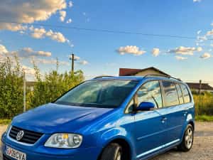 VW Touran 2.0 TDI, AZV — miniatura 3