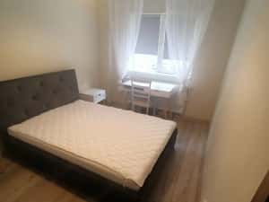 Cu Centrala,In Complexul Studențesc,Langa Stadionul Poli si Langa Novatim,Liber,380 E — miniatura 9