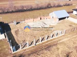 TEREN intravilan + temelie casă + garaj – Dumbrava Roșie