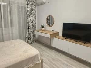PIATA NICOLINA, APARTAMENT CU O CAMERA DECOMANDAT, MUTARE IMEDIATA — miniatura 3
