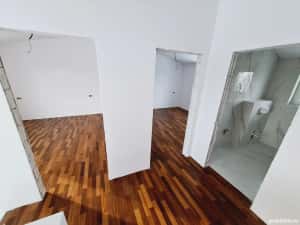 Duplex in Chisoda. Carport. Strada asfaltata. — miniatura 5