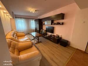 Bld. Traian zona Unicredit – Ap. 4 camere, et. intermediar — miniatura 3