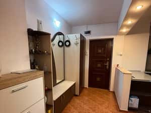 Bld. Traian zona Unicredit – Ap. 4 camere, et. intermediar — miniatura 4