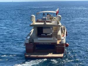 AMBARCATIUNE cu motor yacht — miniatura 7