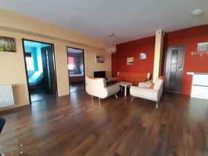 Apartament cu 3 camere, garaj și balcon