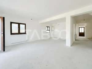 Casa de tip Duplex 143 mpu 5 camere semifinisata intabulata — miniatura 2