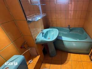 Apartament 3 camere, etaj 3 str.Carpati Piata-Sud Bacău — miniatura 6