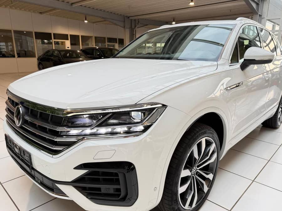 Volkswagen Touareg Automată 340 HP Benzină — fotografie 1 din 7