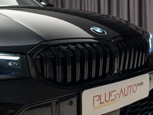BMW 320i xDrive Sedan - 2025 — miniatura 5