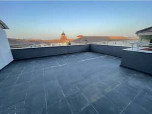 Închiriez apartament 3 camere, 2 băi și 2 garaje — miniatura 2