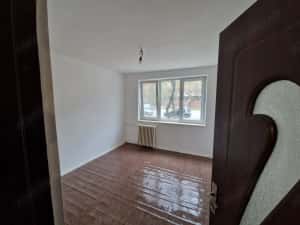 Apartament 3 camere 60,5 mp, Motru, jud Gorj, aleea Crinului, Bl C2, parter — miniatura 4