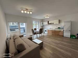 Apartament 3 camere, 2 bai, parcare, zona Teilor — miniatura 2