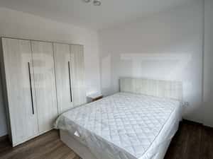 Apartament 3 camere, 2 bai, parcare, zona Teilor — miniatura 5
