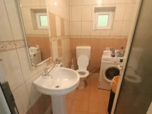 In Zona Sagului -Dambovita,Cu Parcare,Mobilata Ok,150 E, Libera,Garanție Doar 100 E — miniatura 2