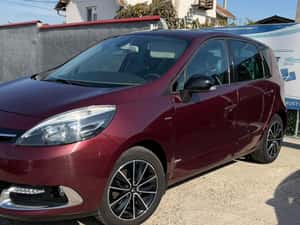 Renault Scenic Manuală 110 HP Diesel