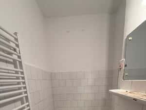 Apartament cu 2 camere, 45 mp, balcon inchis, pozitie excelenta — miniatura 5
