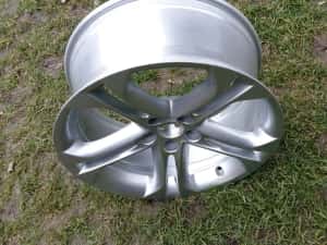 O bucată jantă R18 originală Peugeot seria 8Jx18 CH2 ET27 - 5x108