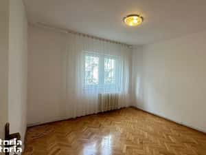 Apartament cu 3 camere, nemobilat, de inchiriat — miniatura 1