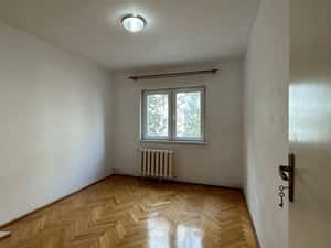 Apartament cu 3 camere, nemobilat, de inchiriat — miniatura 3