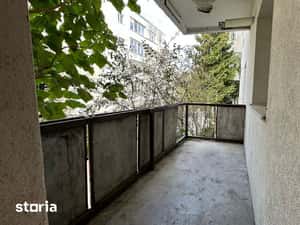 Apartament cu 3 camere, nemobilat, de inchiriat — miniatura 6