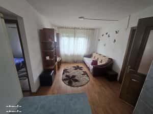 De vanzare apartament cu 3 camere, situat central