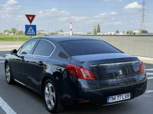 Peugeot 508 Hybrid 4x4 — miniatura 4