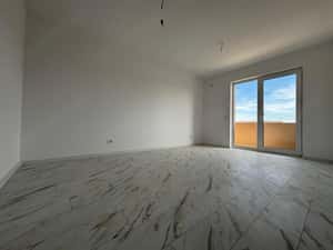 Disponibil Imediat. Decomandat. Bucatarie inchisa. Balcon.