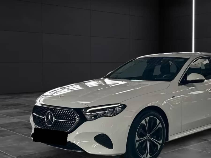 Mercedes-Benz E 300 e Avantgarde — fotografie 1 din 7