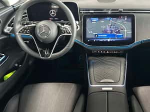 Mercedes-Benz E 300 e Avantgarde — miniatura 2