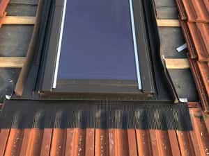 montaj ferestre de mansardă (velux) – etanșare corectă și montaj sigur — miniatura 3