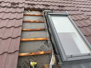 montaj ferestre de mansardă (velux) – etanșare corectă și montaj sigur — miniatura 9