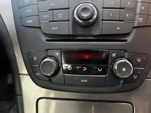 Vand Opel Insignia 2012 Diesel 1998 cmc Neavariata — miniatura 9