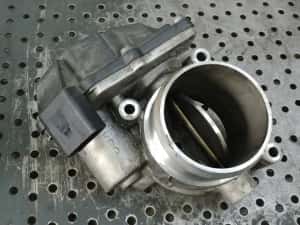 clapeta acceleratie 2.5 tdi bpe vw touareg 7l 076128063a — miniatura 7