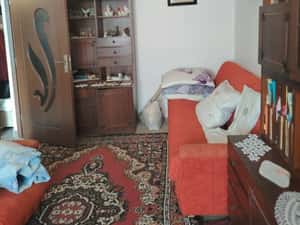 Se vinde apartament 50mp burdujeni langa scoala 48.900e 2 cam cent — miniatura 5