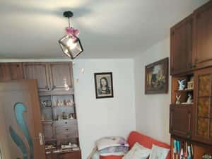 Se vinde apartament 50mp burdujeni langa scoala 48.900e 2 cam cent — miniatura 6