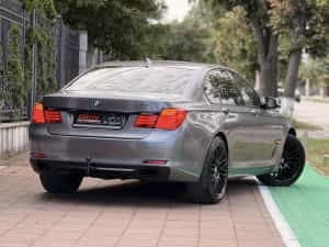 Bmw 740 XDrive 4 Butoane — miniatura 4
