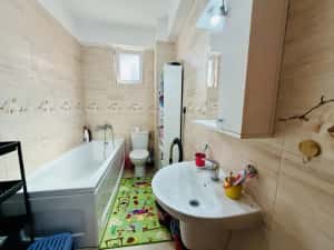 Super apartament 3 camere utilat și mobilat complet zona liniștită M Residence — miniatura 10