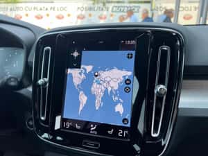 Volvo XC40 Automată 129 HP Benzină — miniatura 2