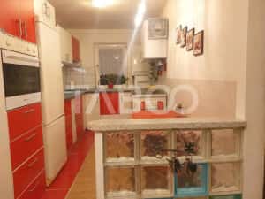 Apartament 55 mpu mobilat utilat 3 camere 2 balcoane pivnita Cisnadie — miniatura 2