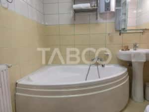 Apartament 55 mpu mobilat utilat 3 camere 2 balcoane pivnita Cisnadie — miniatura 8