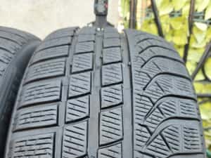 Vând patru anvelope de iarna pirelli 245 45 20 dot3523/ 2021 — miniatura 8