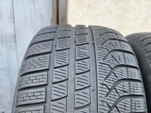 Vând patru anvelope de iarna pirelli 245 45 20 dot3523/ 2021 — miniatura 9