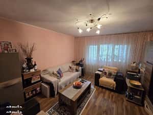 Proprietar, ap. 2 camere, centrala proprie, etaj 3, zona Mall Vitan — miniatura 2