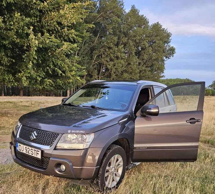 Suzuki Grand Vitara 2.4 benzina EURO 5 — fotografie 1 din 10