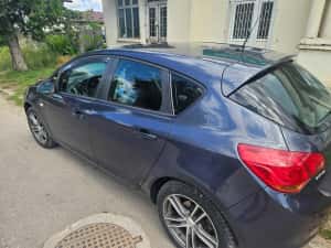 Opel Astra J Hatchback 1.4 16V 100CP — miniatura 6