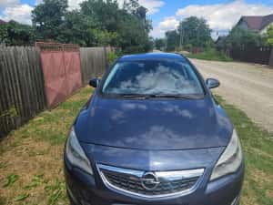 Opel Astra J Hatchback 1.4 16V 100CP — miniatura 10