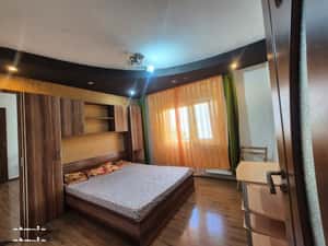 Apartament 4 camere, situat in Targu Jiu, Strada G.ral Christian Tell — miniatura 2