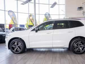 Volvo XC40 Semi-automată 197 HP Diesel — miniatura 4