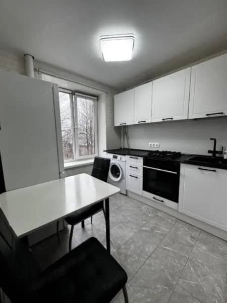 Apartament cu o camera de inchiriat in zona Lipovei — fotografie 1 din 2